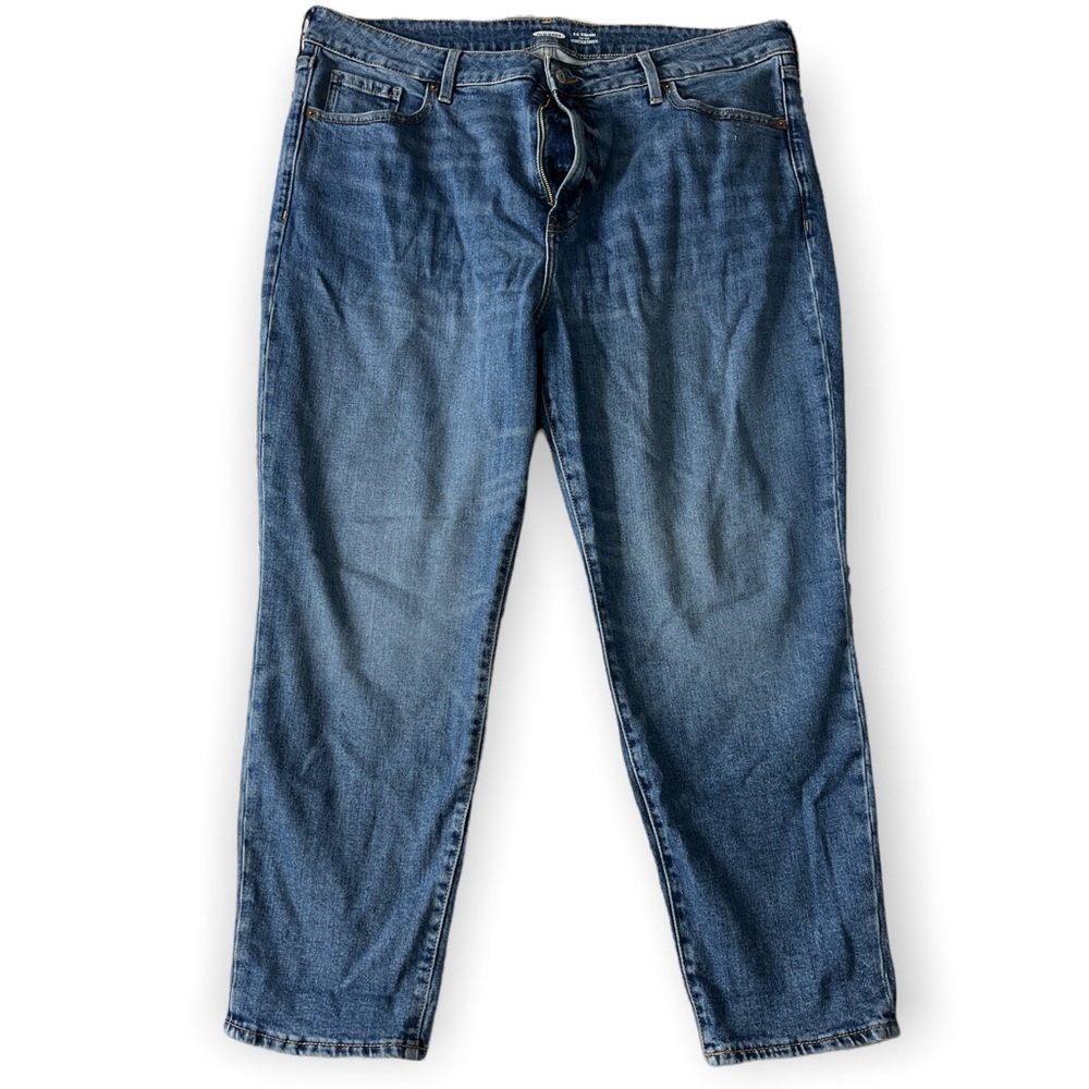 Woman’s Old Navy OG Straight high rise jean size 18